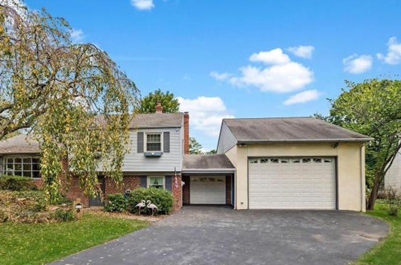 Garage for rent in Wilmington, DE Self Storage Unit